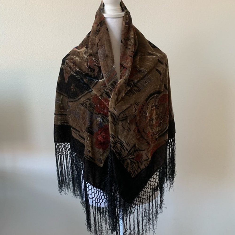 Vintage Elegant Brown and Black Shawl